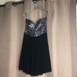 Strapless dress